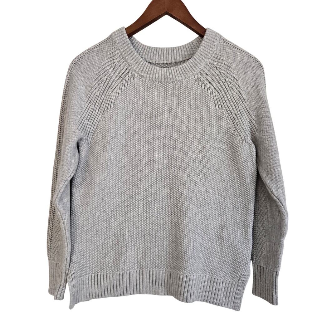 Quiet Luxury Minimalist Chunky Light Grey Textured Knit Crewneck Sweater Size XS
